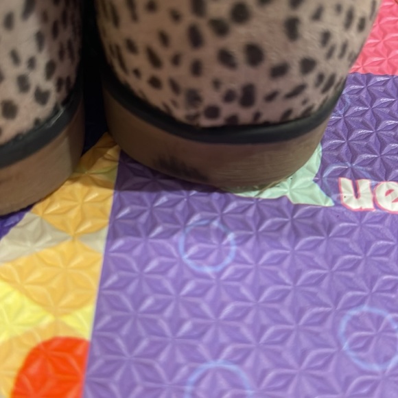 Cat and jack booties - Picture 5 of 6